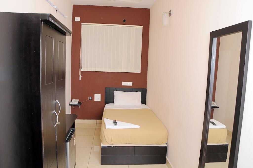 Hotel Sri Krishna Residency Udupi Exterior foto