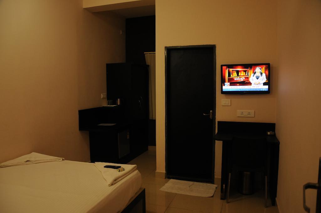 Hotel Sri Krishna Residency Udupi Zimmer foto